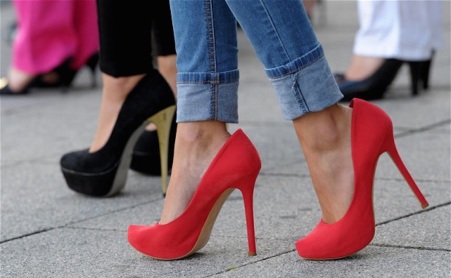 Wear-high-heels-to-make-your-butt-look-bigger